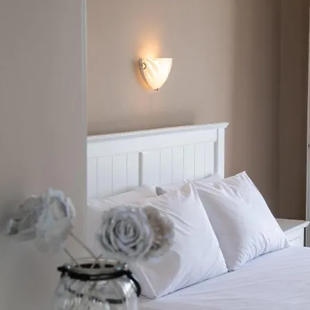Spiros Sea View Inn *