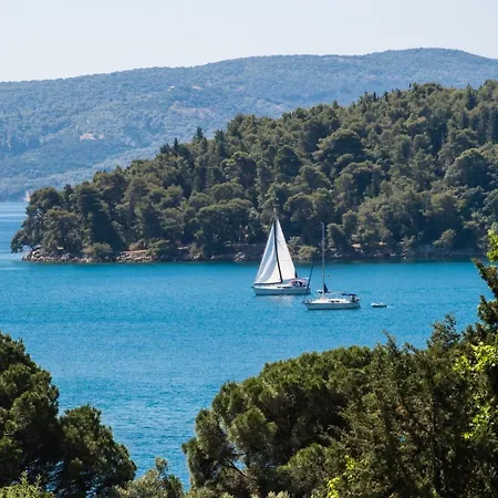 Spiros Sea View Nidhrion